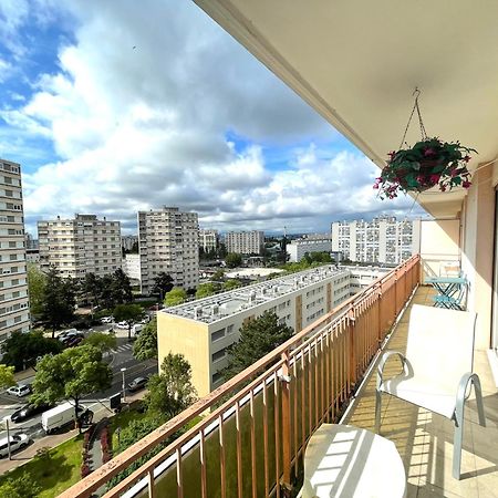 Chambre privée en colocation dans un appartement au centre de rillieux la pape Esterno foto