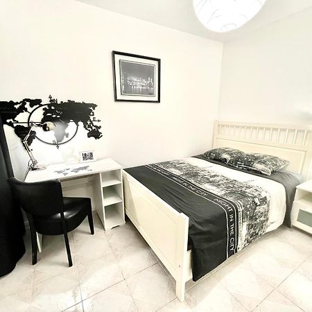Chambre privée en colocation dans un appartement au centre de rillieux la pape Esterno foto