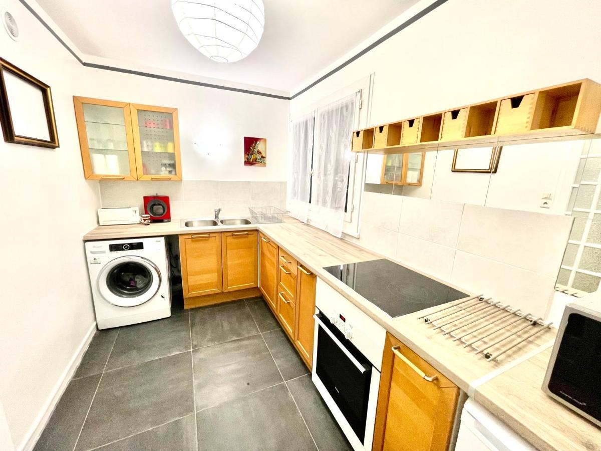 Chambre privée en colocation dans un appartement au centre de rillieux la pape Esterno foto