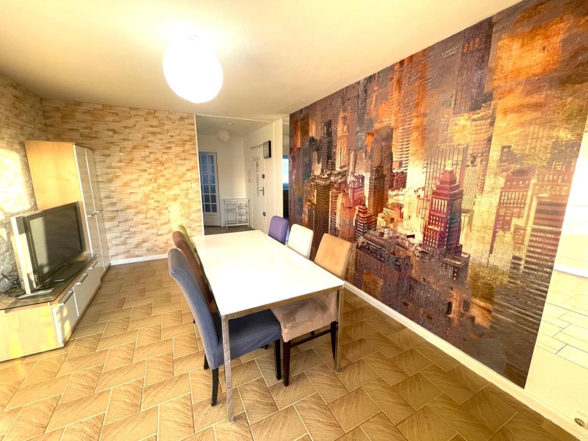 Chambre privée en colocation dans un appartement au centre de rillieux la pape Esterno foto